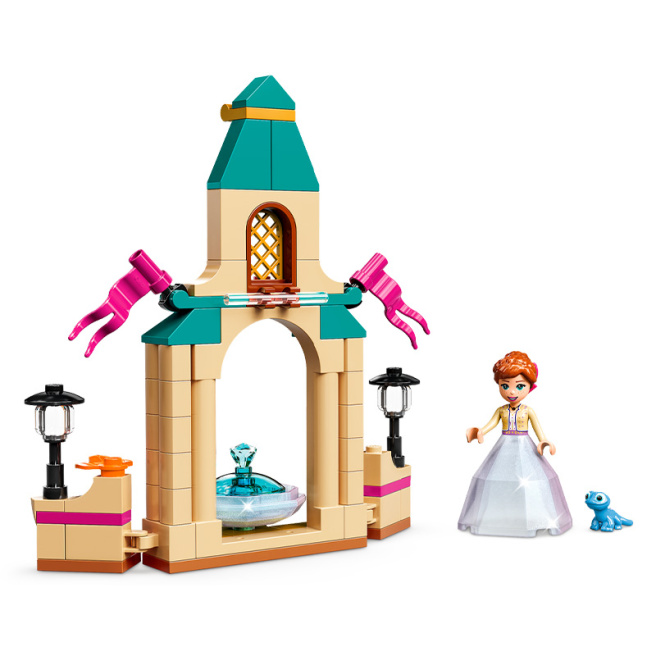 Конструктор LEGO Disney Двор замка Анны