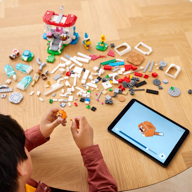 Constructor LEGO Super Mario Cat Peach Suit and Frozen Tower Expansion Set