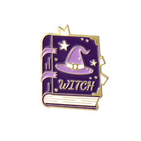 Insignă Halloween Cartea vrăjilor