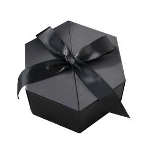 Cutie cadou Hexagon, cu panglică, 21x21x11cm, neagră
