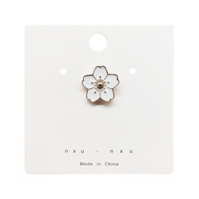 Insignă Floare albă