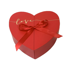 Cutie cadou Love în formă de inimă, 29х26,5х10 cm, roșie