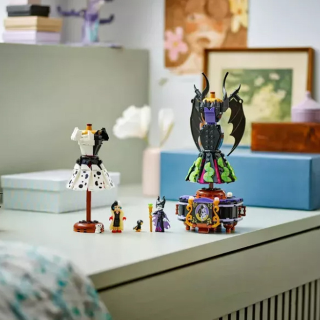 Конструктор LEGO Disney Платья Малефисенты и Круэллы Де Виль