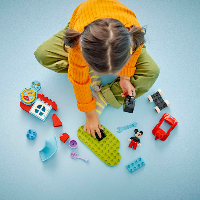 Конструктор LEGO DUPLO Клуб и Машина Микки Мауса
