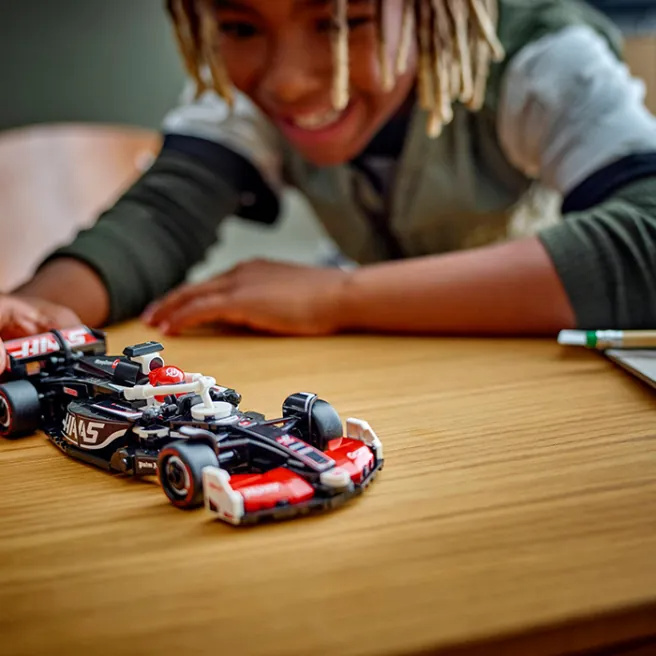Конструктор LEGO Speed Champions Гоночный автомобиль MoneyGram Haas F1 Team VF-24