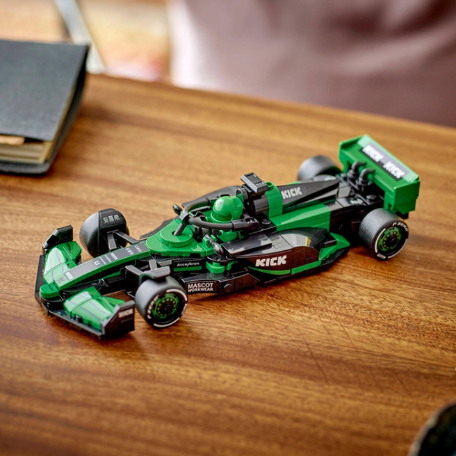Конструктор LEGO Speed Champions Гоночный автомобиль KICK Sauber F1 Team C44