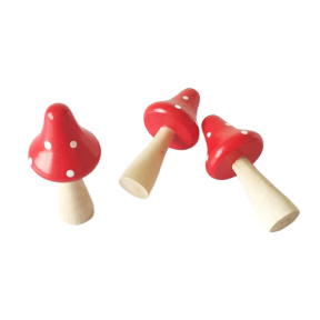 Set decor, ciuperci roșii din lemn, 7,3х4 cm, 10 buc