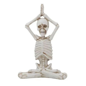 Halloween, Schelet în poziția lotus cu mâinile împreunate