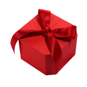 Подарочная коробка восьмиугольная с лентой, 15 * 15 * 10 см красная